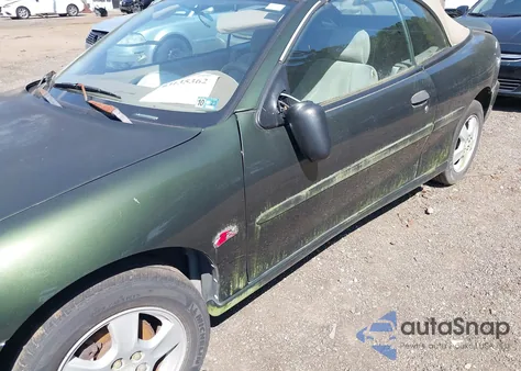 2000 Chevrolet Cavalier Z24 z USA, uszkodzony, nr VIN 4G1JF32T6YB902316